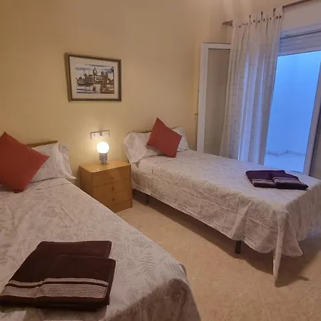 Alquilo Casa En Campello Centro 度假居 *
