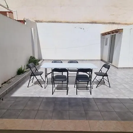 Alquilo Casa En Campello Centro 度假居 *